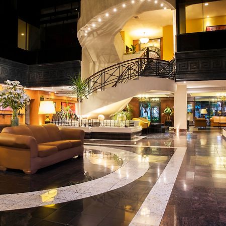 Krystal Monterrey Hotel Buitenkant foto