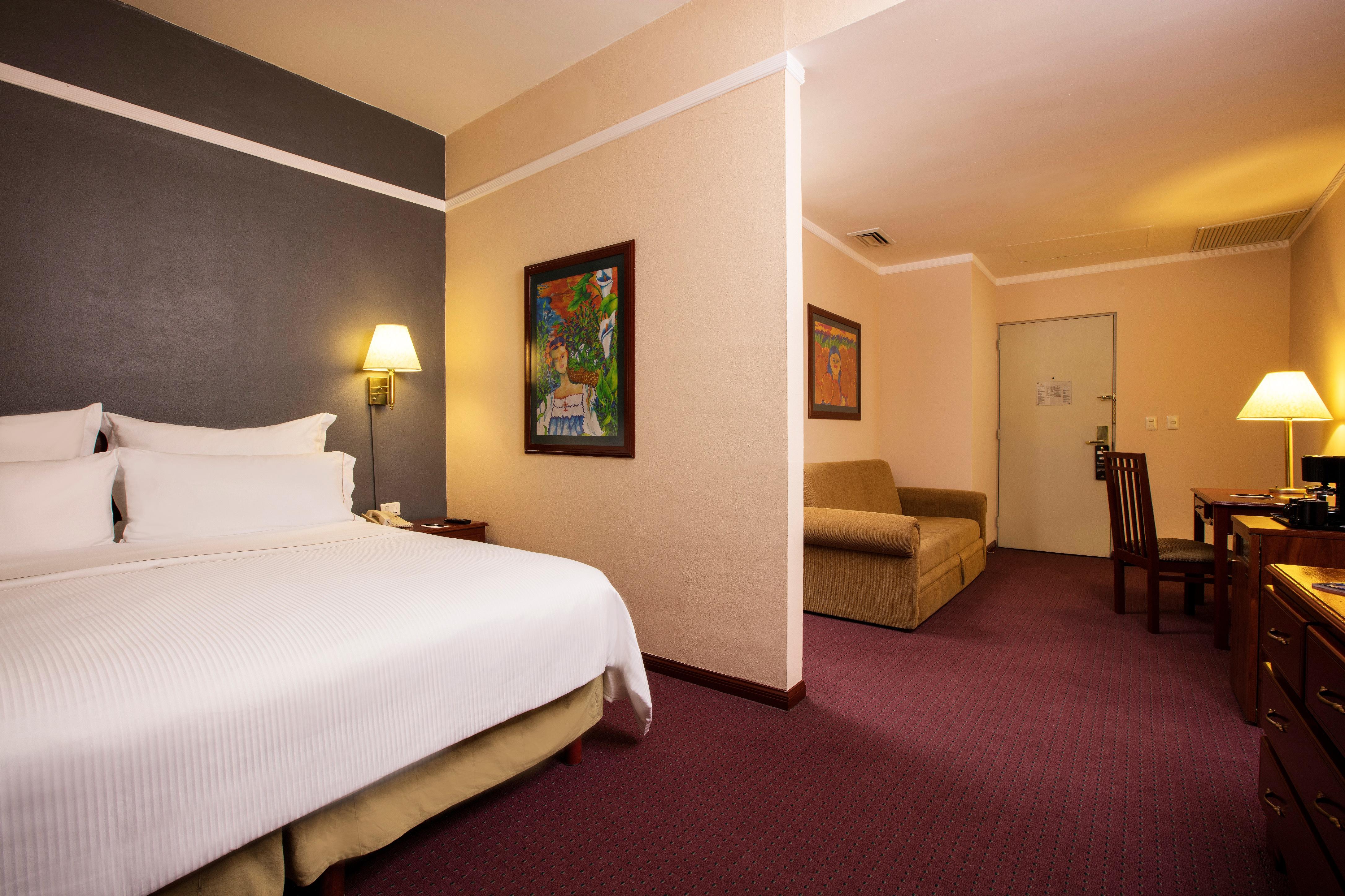 Krystal Monterrey Hotel Buitenkant foto