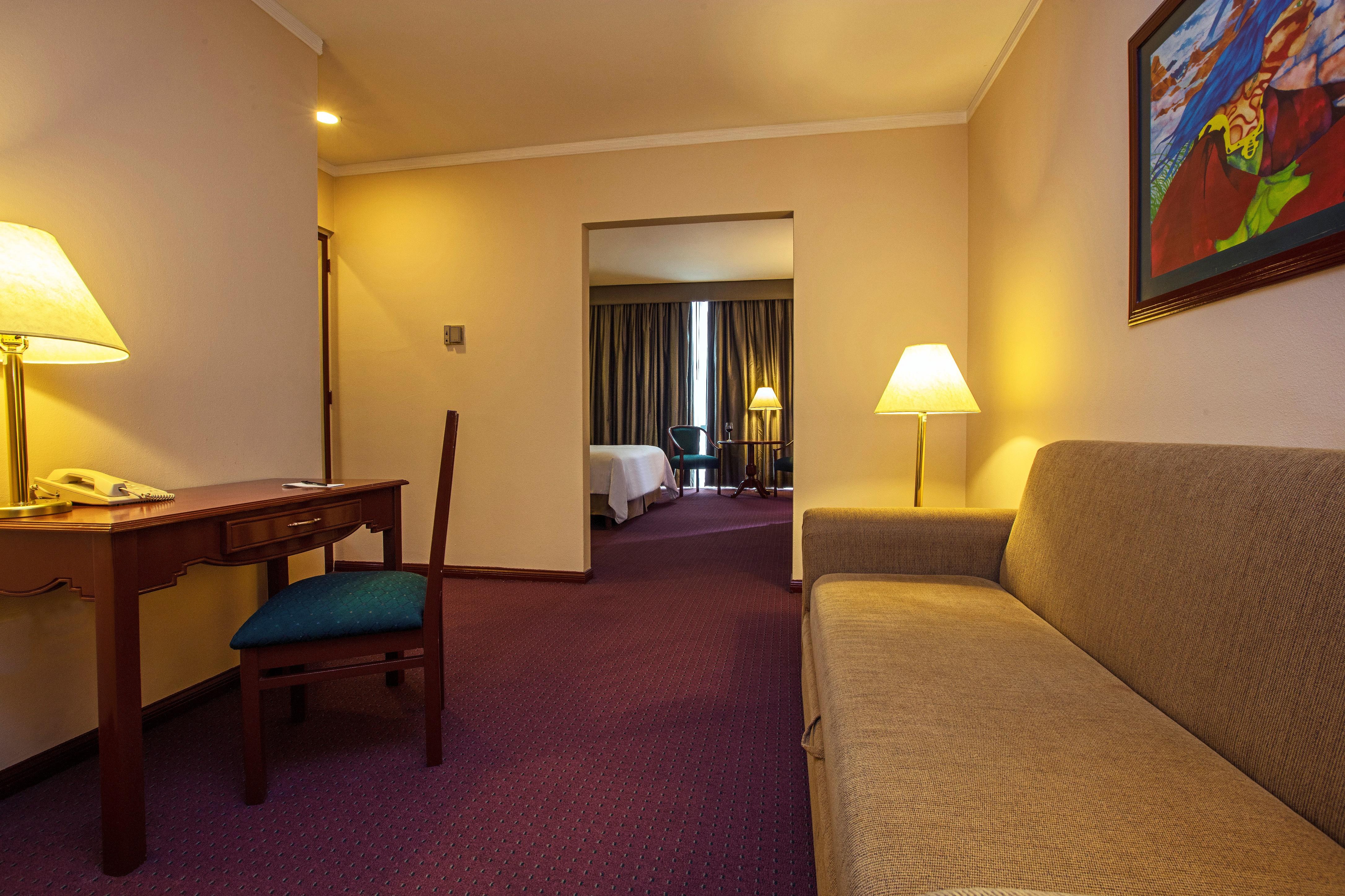 Krystal Monterrey Hotel Buitenkant foto