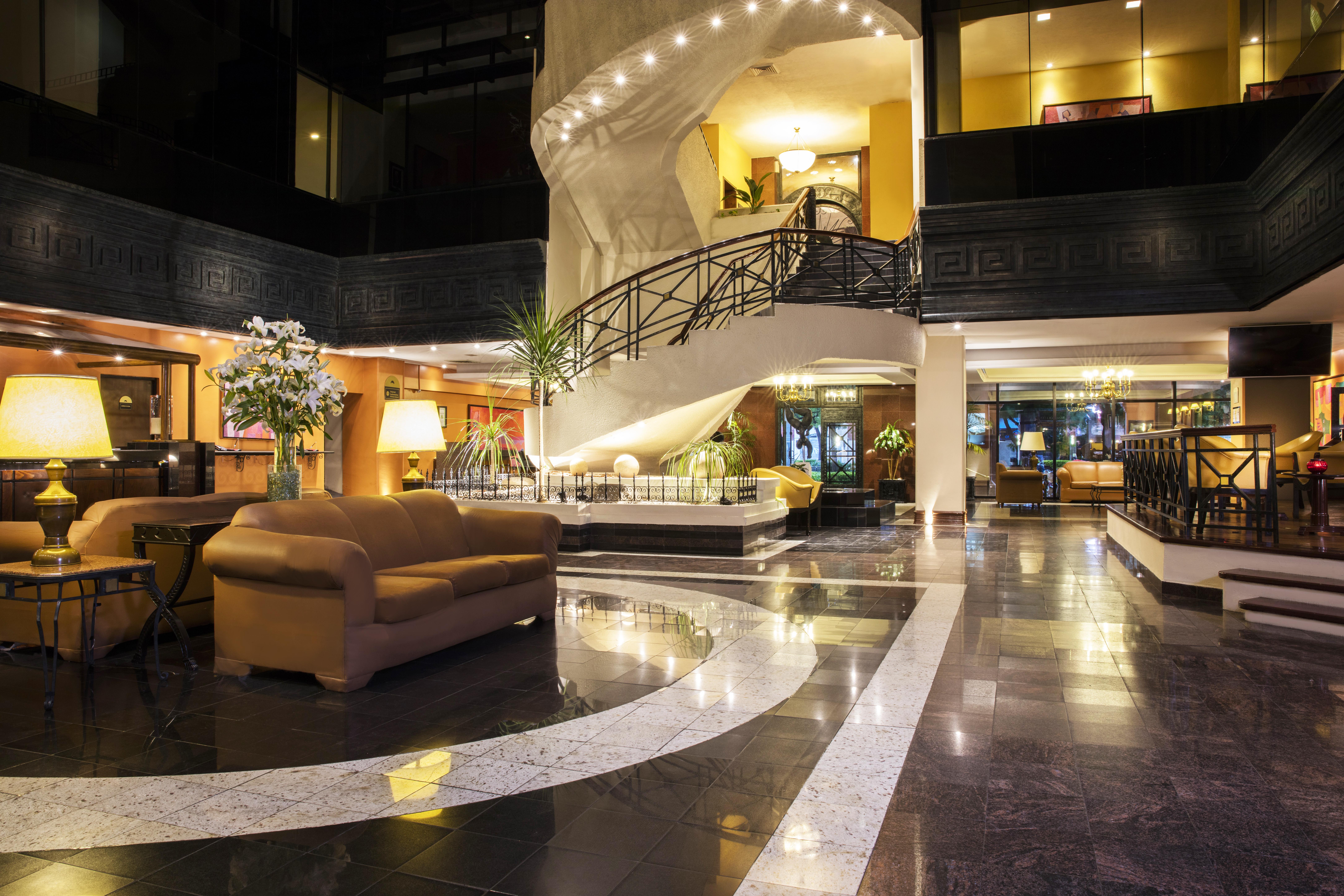 Krystal Monterrey Hotel Buitenkant foto